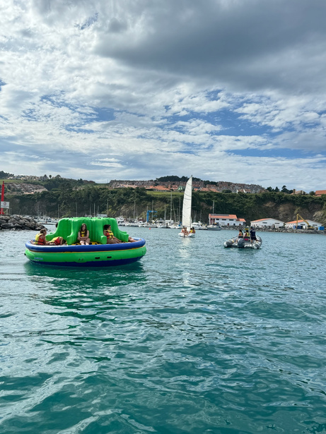 Exploradores submarinos y limpieza de playas